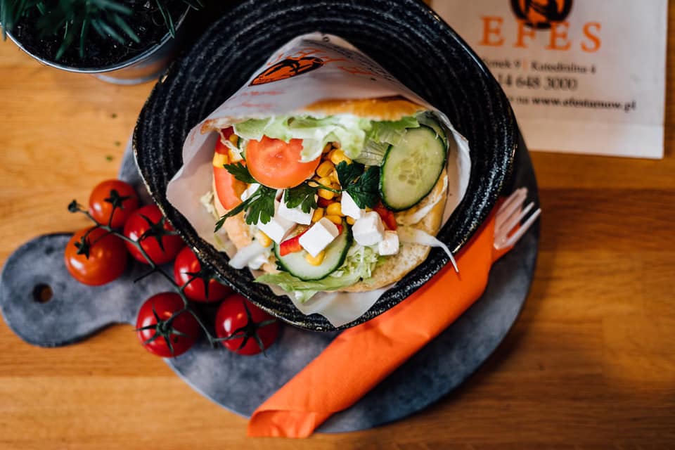Efes Tarnow - kebab wegetarianski w bulce